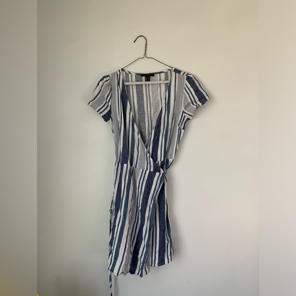 Forever 21 Dresses & Skirts - Forever 21 wrap dress, Size S